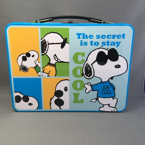 Official Snoopy Large Tin